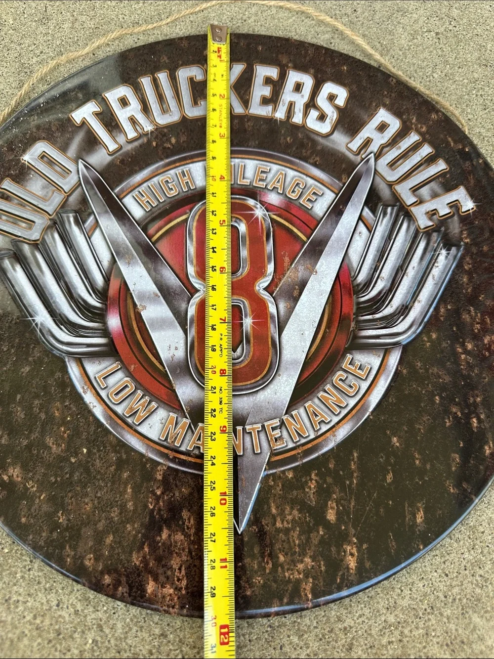 Decorative Vintage Style 'Old Truckers Rule' Round Wall Sign in Brown and Red